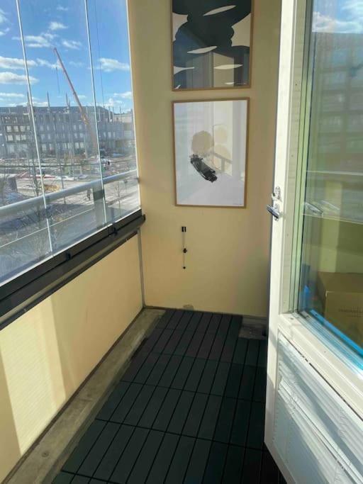 Beautiful - Own Parking Space Included Huoneisto