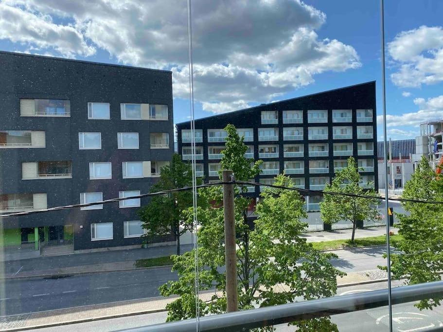 Huoneisto Beautiful - Own Parking Space Included *